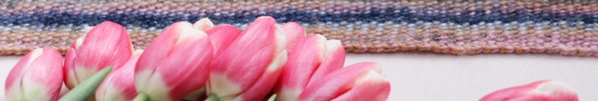 Prolećna pletena tašna od pamučnih traka
